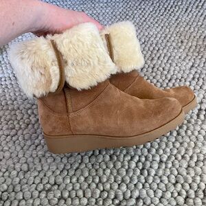 UGG Amie Short Chestnut 8.5